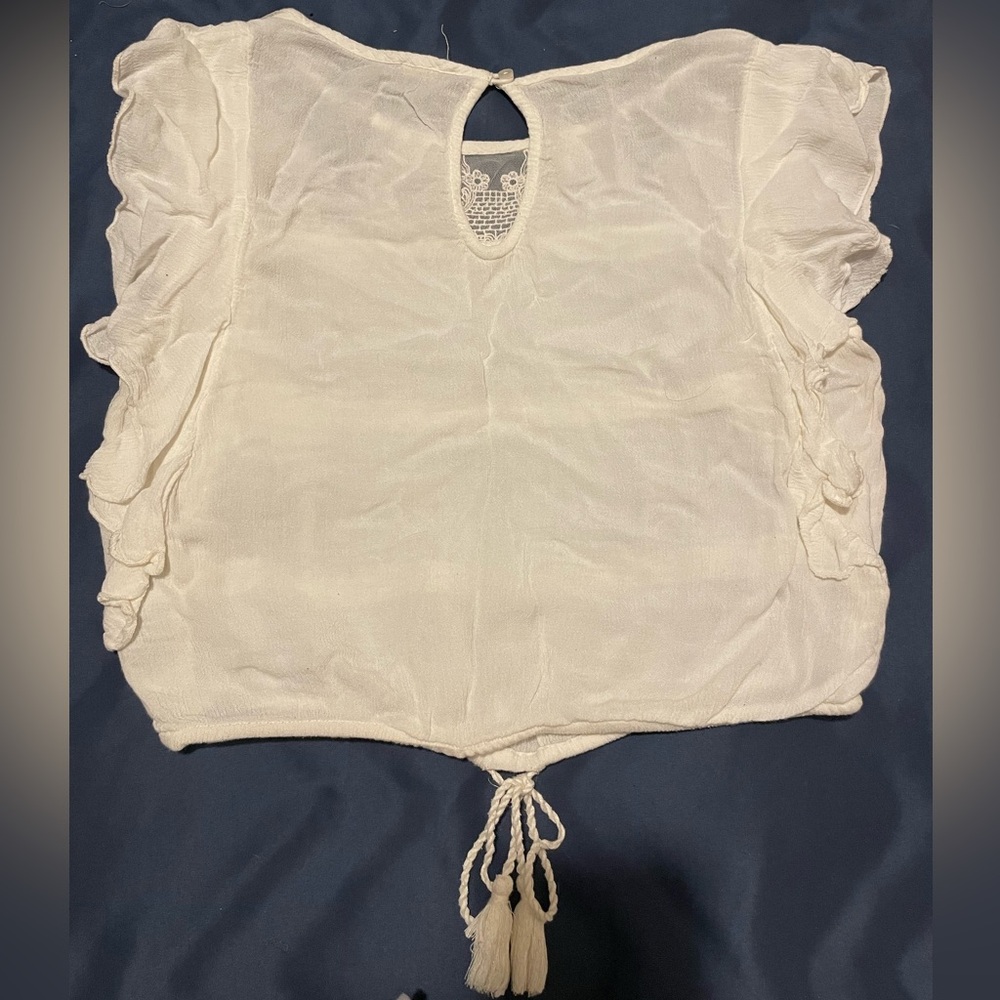 Hollister Flutter Sleeve Lace Striped Mesh/Lace Neck Detail Rope Tie Hem Crop - Picture 7 of 12